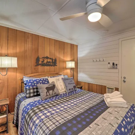 < 1 Mi to Beech Mtn Ski! Condo w/ Hot Tub Access