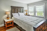 Walk to Beach: Maine Home w/ Hot Tub & Deck! - Pet friendly