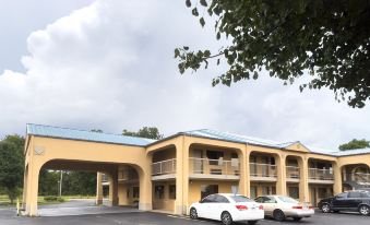 Deerfield Inn by Capital O Blytheville AR I55