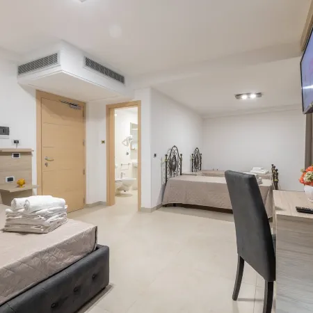 Roomsalentopalace