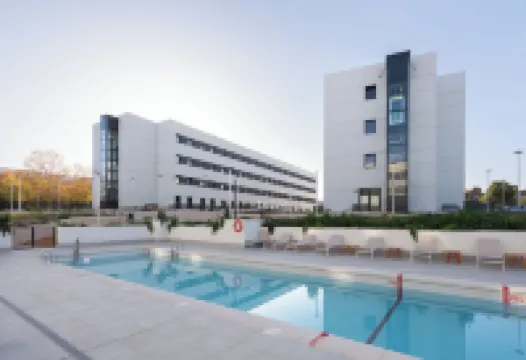 สเตฟเฮาส์ โปซูเอโล ยูโรปา โรงแรมใกล้สถานีเมโทรบาตัน