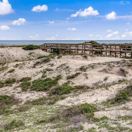 Oceanfront Townhome with Lovely Ocean View, Pool, Fast WiFi & W/D