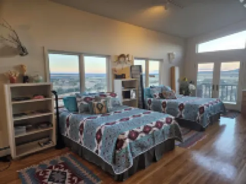 Luxury Villa with unobstructed Rocky Mountain & nature views in every direction 韋爾法諾縣酒店