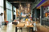 Moxy Edinburgh Airport - palestra