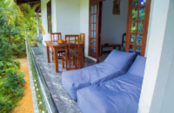 บริดจ์ ฟรอนต์ อินน์ เอลลา