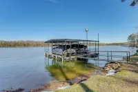 Lake Dardanelle Home w/ Dock! Fish On-site - 3-Star