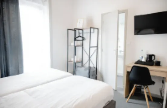 Brit Hotel l'Arrivée Guingamp