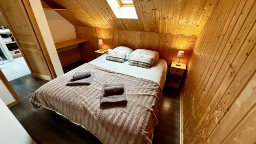 Spacious French Chalet Stay for 10