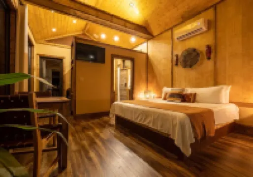 Kilimanjaro Safari Treehouse at Four Fillies Lodge