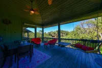 Captivating Cabana – Luxury Home, Boat Slip, Golf Cart, Pool, Pickleball, & Club