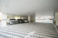 Hound Hotel Hyeoksindosi Branch - parking