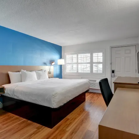 Signature Inn Medford Downtown - Newly Renovated