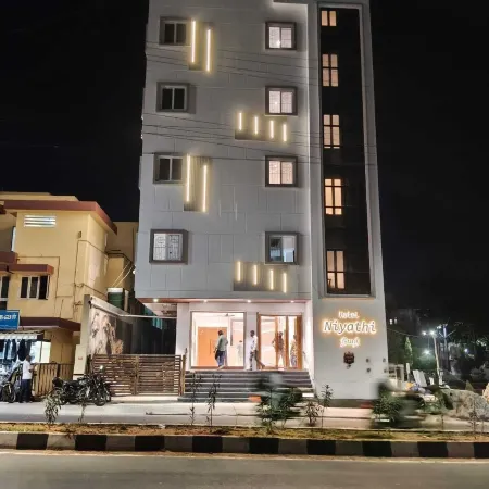 Hotel Niyathi Отели в г. Ироду