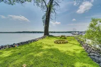 Waterfront Getaway on Sodus Bay: Prime Location! - Homestays