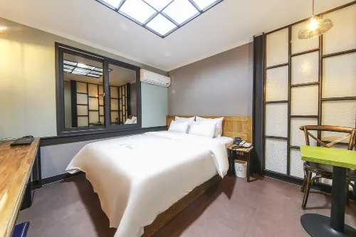 Yeosu 1st Avenue Hotel