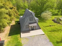 Riverfront🏕A-Frame/HOT TUB/Fire Pit! FAST Wifi