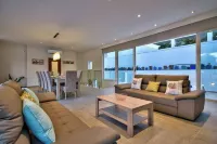 Spectacular Dazzling Villa With Private Steamsauna - 3-Star