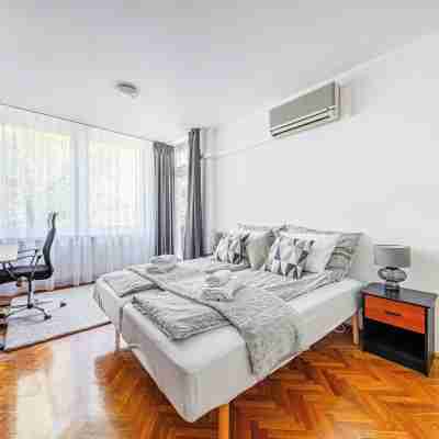 The Palazzo Danube- Buda Prime Location W. Balcony Rooms