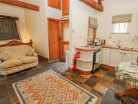 Lovesome Cottage - parking