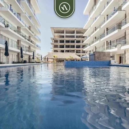 3BR Condo Right Next to the Beach - Pool - Palapa