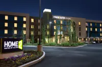 Home2 Suites by Hilton Seattle Airport - موقف سيارات