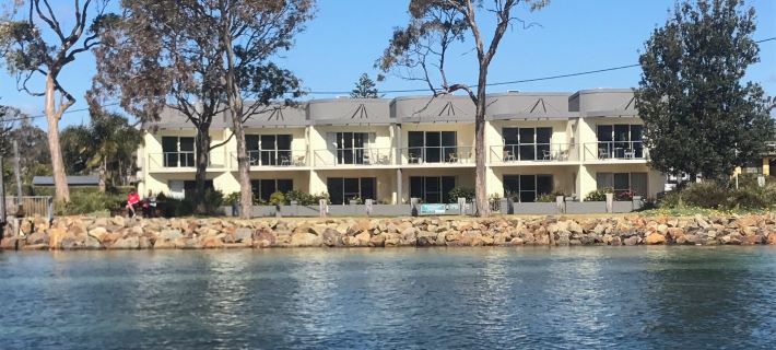Merimbula Lake Apartments Hotels in Merimbula