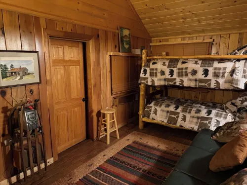 Nice quaint cabin in Panguitch Lake UT with a great view!