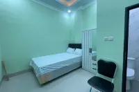 Hotel O Homestay Purirano - parking