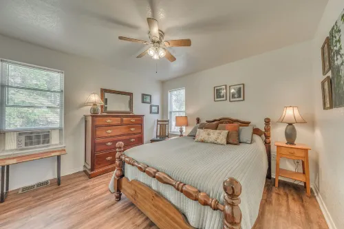 Hillside Haven w/ Deck < 2 Miles to Dwtn Ruidoso! - 2-Star