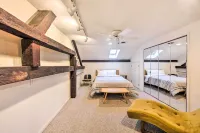 Creek Access & Deck: Runningwater Lancaster Gem - parking