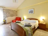 Bright stay with shared pool & BBQ in Tar Hotels in Tar