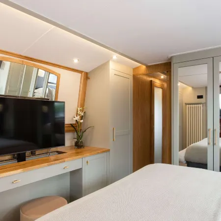 schwimmendes Wohnboot in Berlin Отели рядом с достопримечательностью «Шпандау»