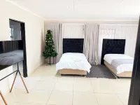 Serene 2-bedroom Retreat in Ledig With Scenic Views Отели в г. 