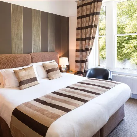 Glen Mhor Hotel at Uile-Bheist 'Brewstillery'