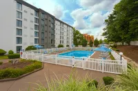 DoubleTree by Hilton Washington Meadow Lands Casino Area - piscina
