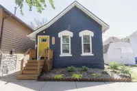 Charming 1-bedroom house in delightful Winona with WiFi, AC and PRIVATE PATIO