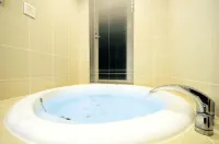 Costa Bella Condominium Resort - Hot Tub