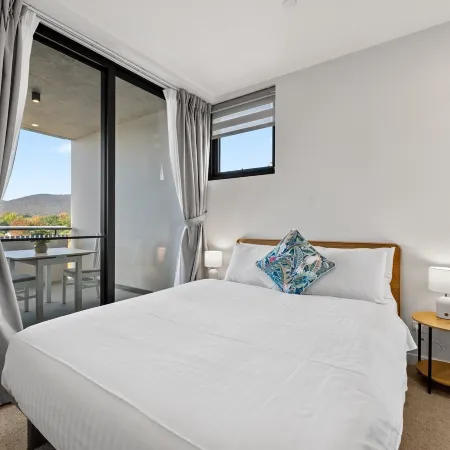 Stylish 2-bed Stay Near Canberra Centre