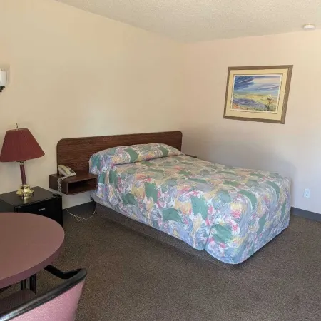Algonquin Motor Lodge