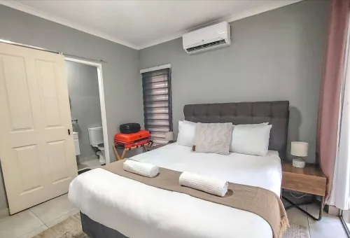Coastal Chic in the Heart of Ballito  3-Bed Oasis - 2 ดาว