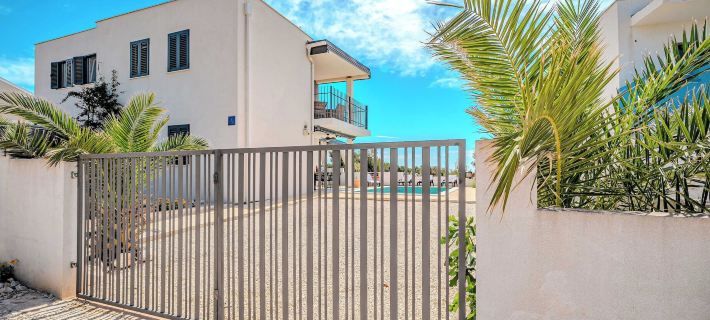 Villa Eva Hotels in Vir