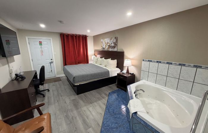 Perth Plaza Inn & Suites