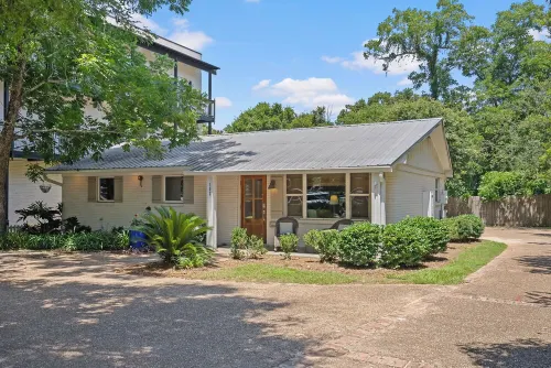Downtown Fairhope Cottage-walking distance to everything!!! - Wifi