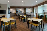 Fairfield by Marriott Inn & Suites Springfield Southwest - breakfast