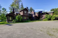 Expansive Eagle Lake Escape w/ Boathouse + Beach - Villas