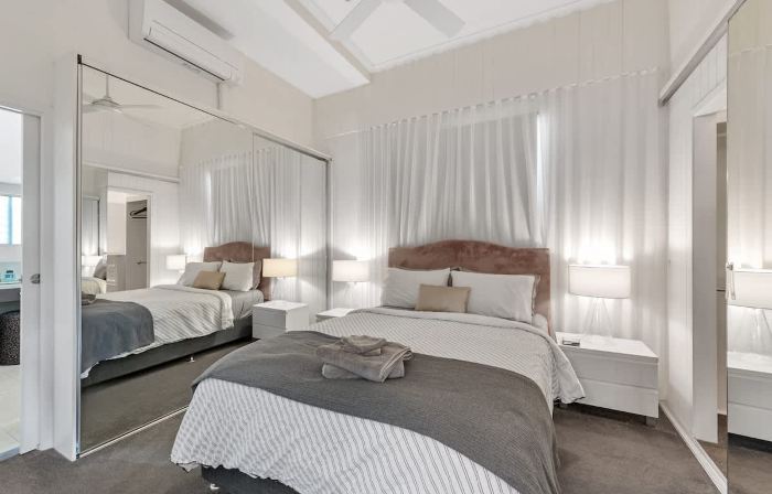 Luxe Inner-City Home with City Views! ~ Teneriffe