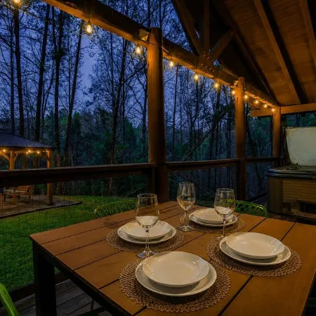 Private Hot Tub - Winter Woodland Setting - Charming Cabin - No Scary Roads