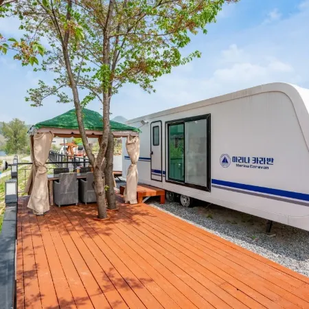 Gapyeong Namiseom Marina Caravan Park Отели рядом с достопримечательностью «Железнодорожный парк в Капхёне»