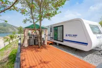 Gapyeong Namiseom Marina Caravan Park - Swimmingpools