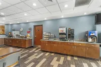 Best Western Plus Chain of Lakes Inn  Suites - Frühstück